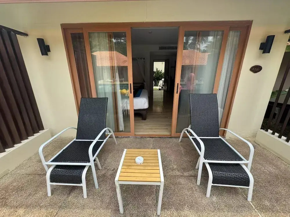 Blue Bay Resort - Access to Pool and Beach-Phuket & Krabi