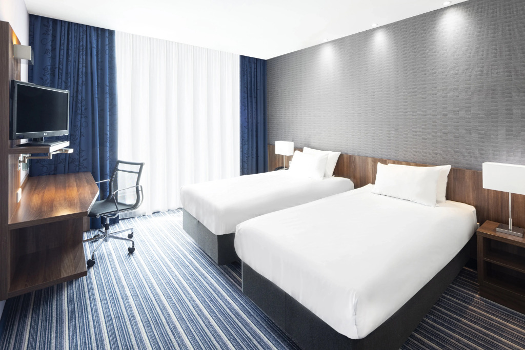 Holiday Inn Express Amsterdam - Schiphol by IHG