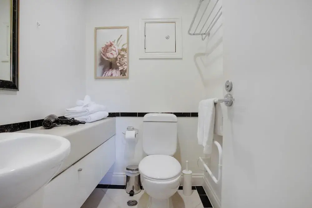 City Hideaway 1 BR Apt with Pool - Gym