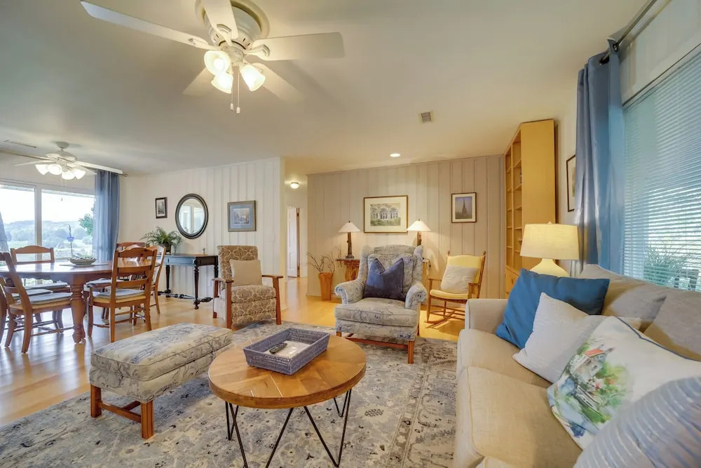 Serene Lake Junaluska Gem: Deck & Mountain Views