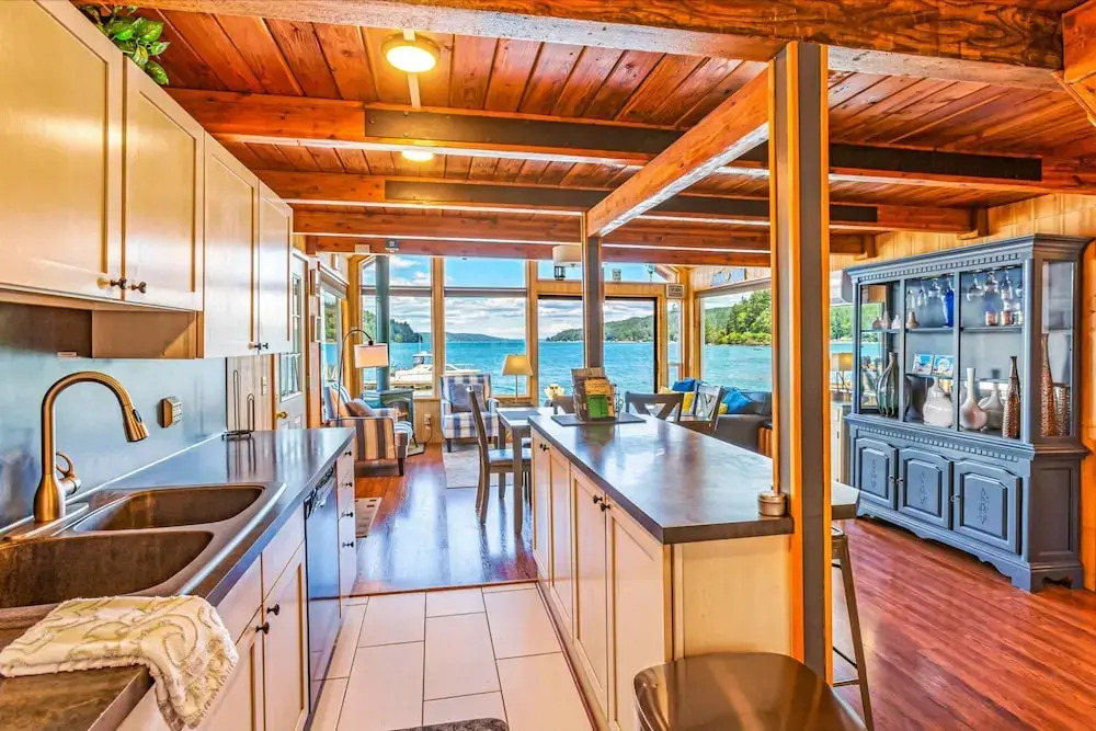 Utopia Cove in Union