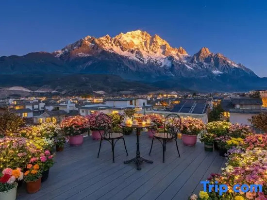 Lijiang Huashan Yunshe Snow Mountain View Homestay