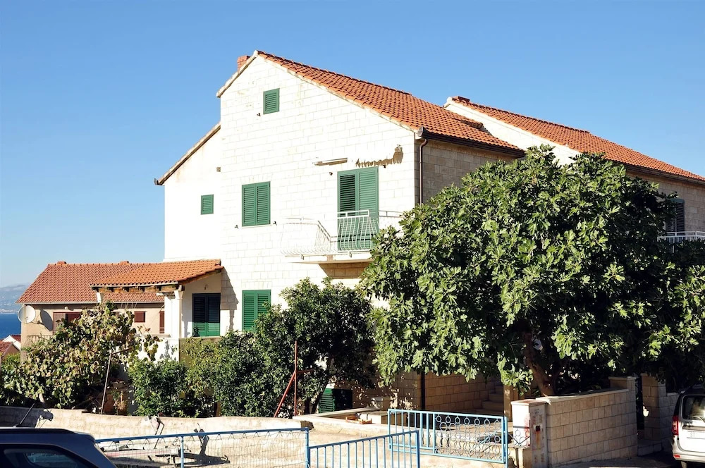 Apartments And Rooms Anka
