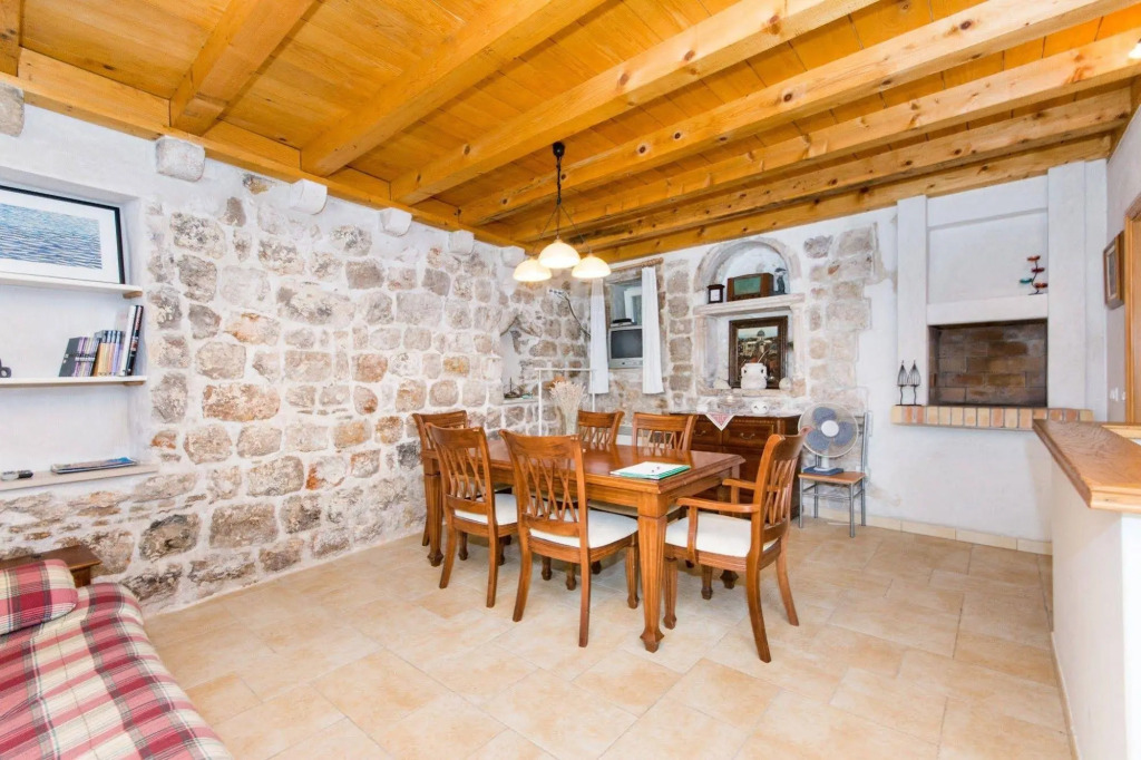 Foteza Apartments