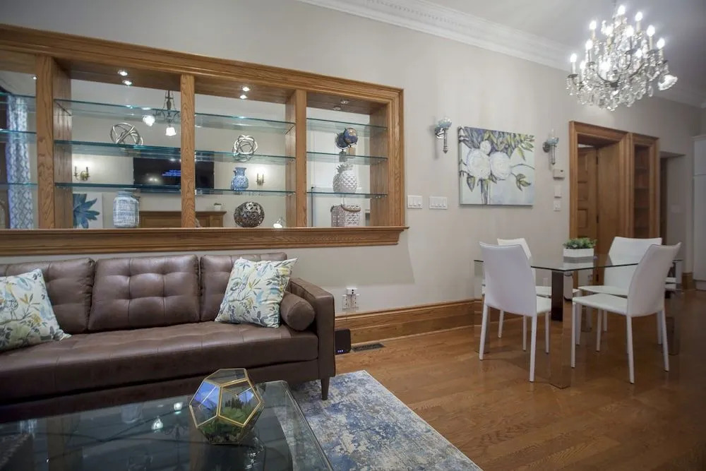 Spacious 1BR - King Bed and Terrace