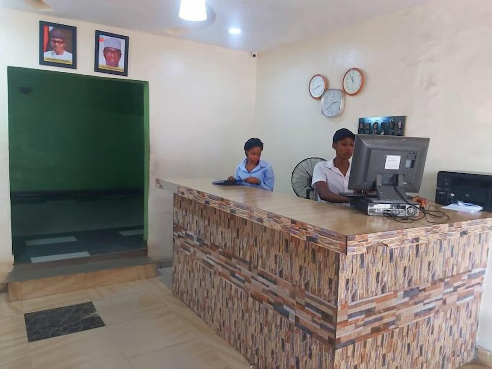 De - Calmcity Guest House