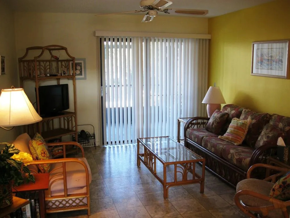 Sea Woods 2bdrm Condo 148