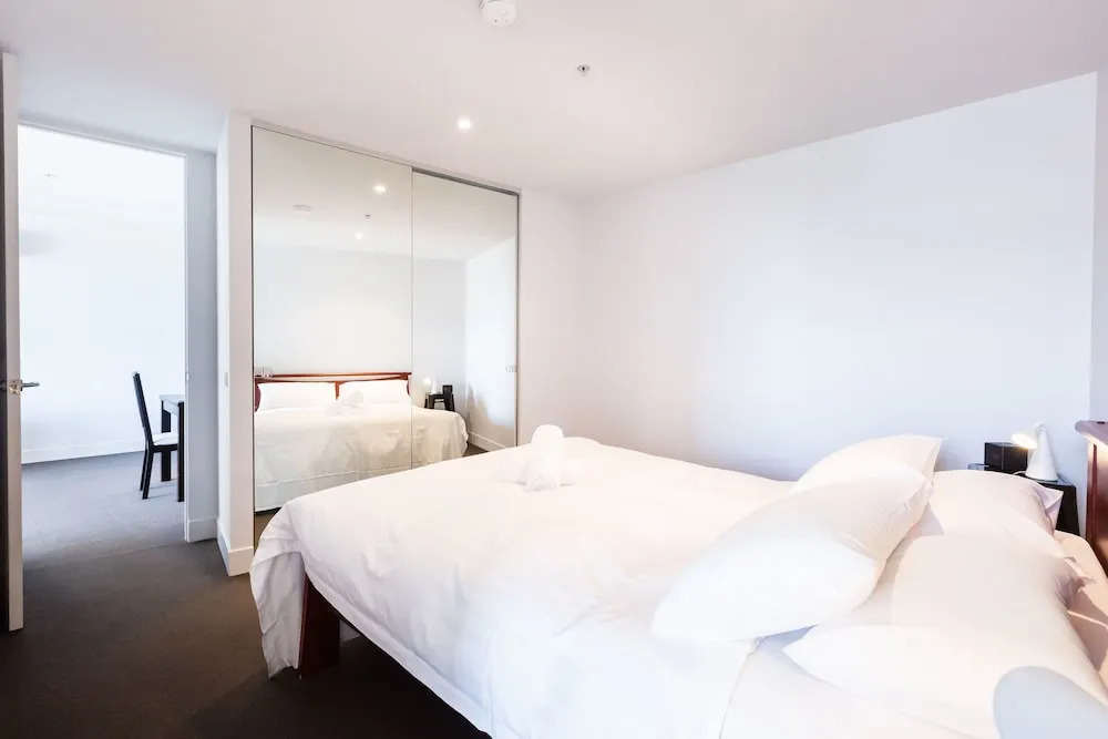 ERICA, 2BDR South Yarra Apartment