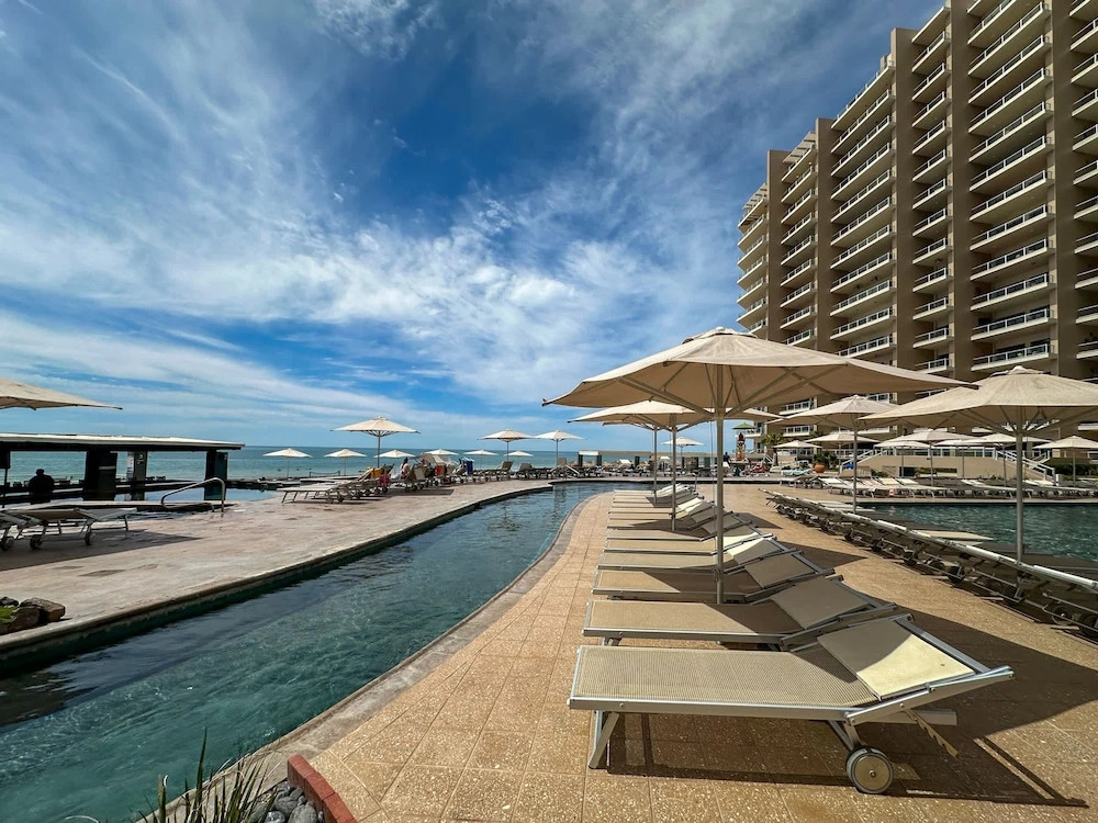 Luxury New Oceanfront Condo 5BR Sleeps 12