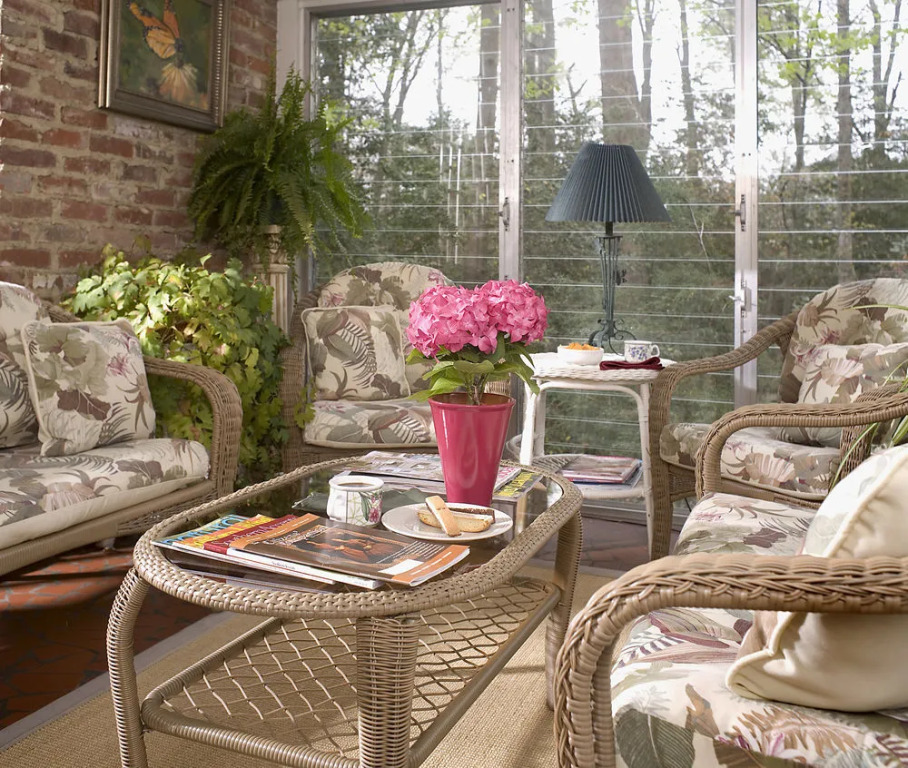 Colonial Gardens B & B