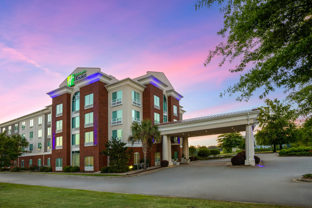 Holiday Inn Express and Suites Newberry by IHG