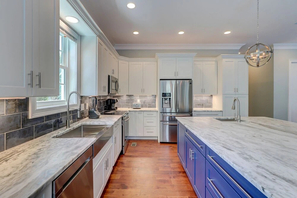 4 Shore Crest Ln