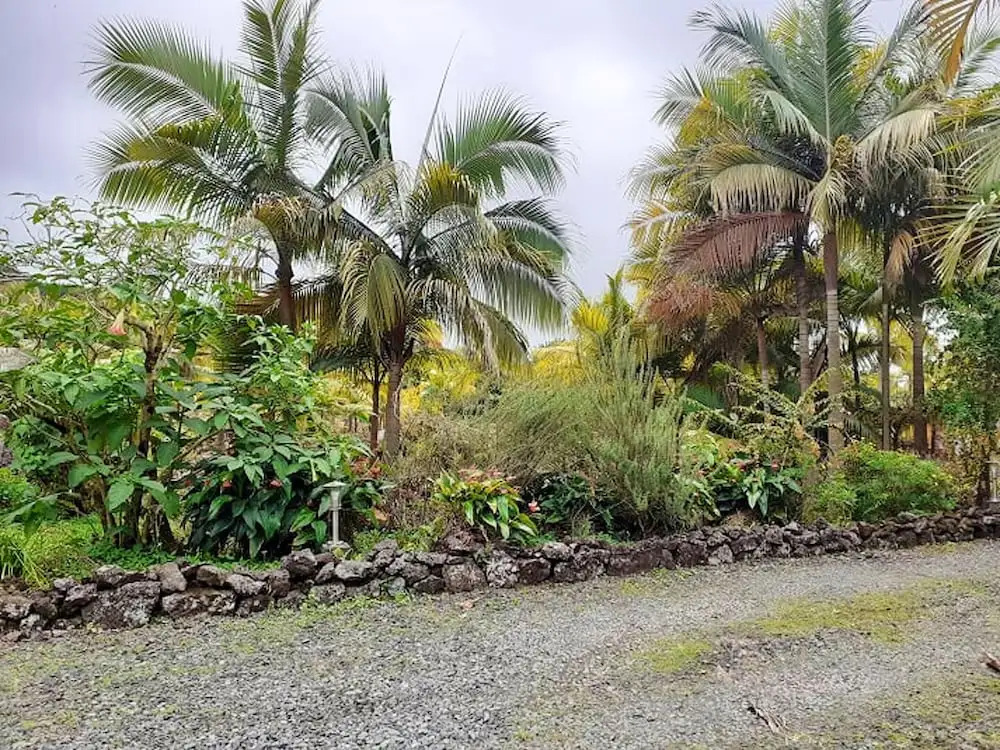 House with One Bedroom in Saint Benoit, with Wonderful Mountain View, Furnished Garden And Wifi - 45 Km From the Beach