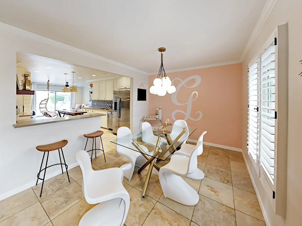 Ultra-Posh - 3 Br Home