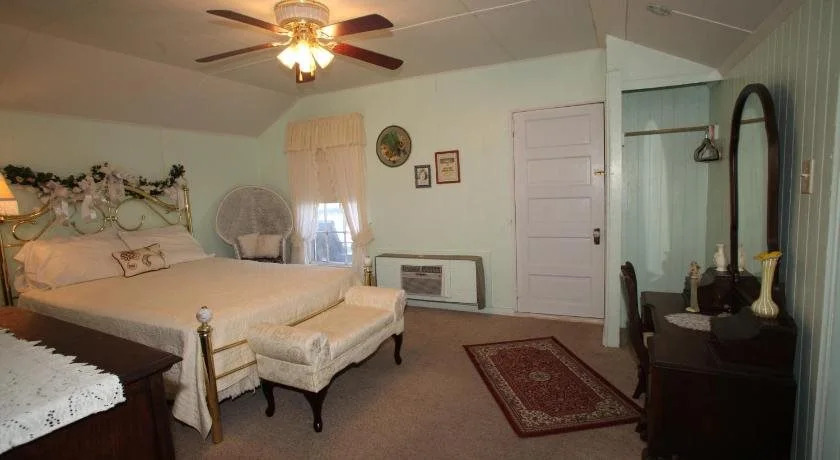 Tombstone Bordello Bed & Breakfast