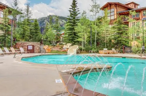 Eagle Springs East 206: White Fir Suite
