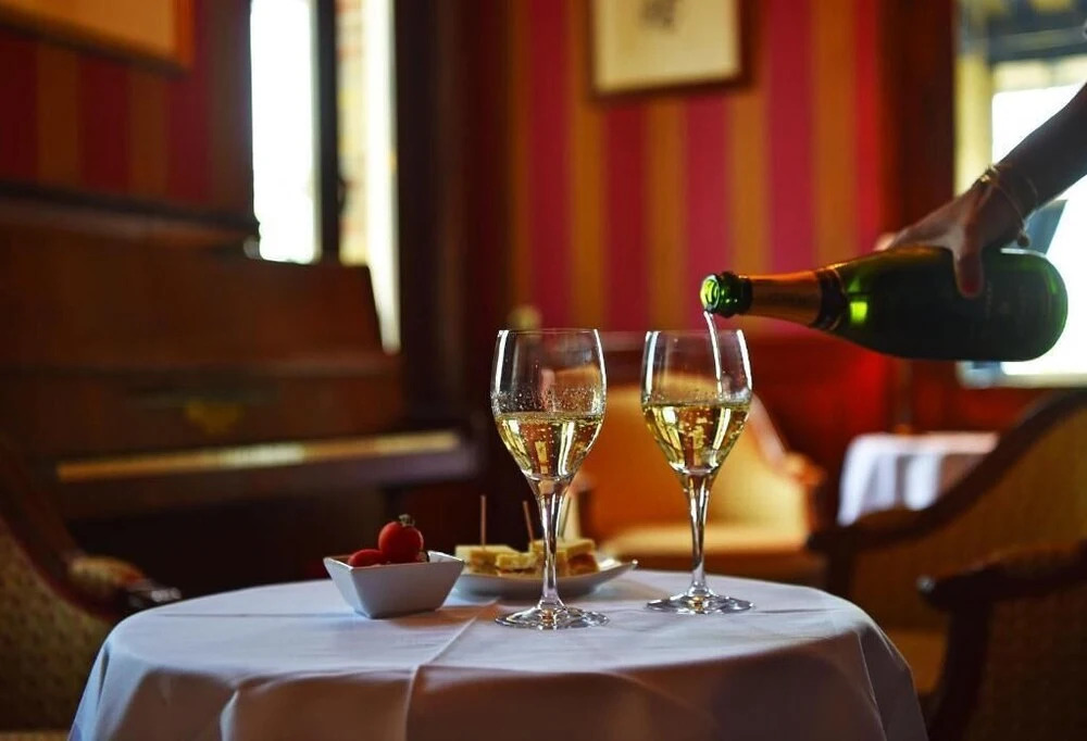 Hotel Le Bellevue, Demeures & Chateaux