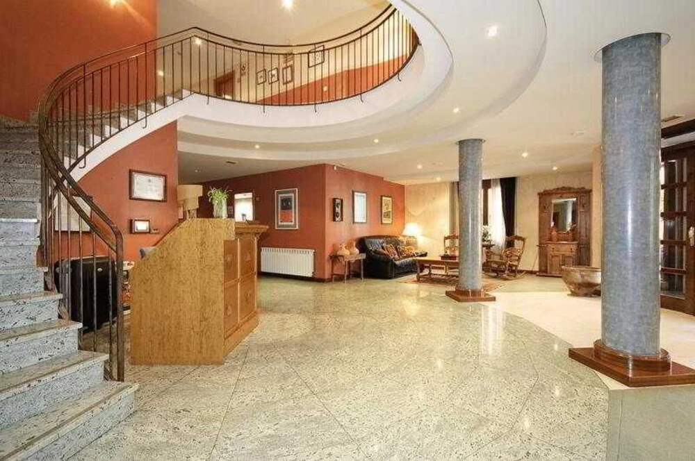 Hotel Pirineos