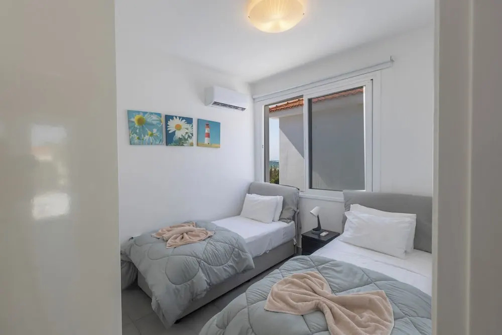 Villa Suri, Luxury Seafront Villa