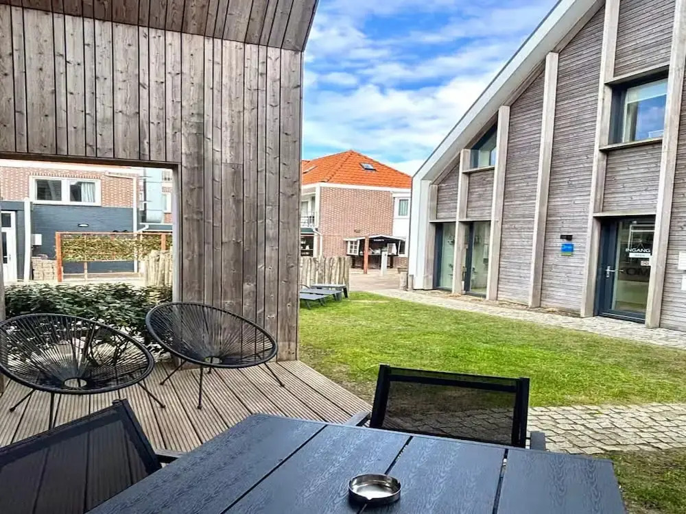 Cozy 4-person Lodge in Tiny House Style