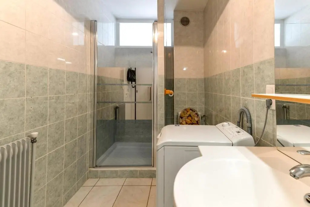 Nice studio with stunning views of the mountains near the lake