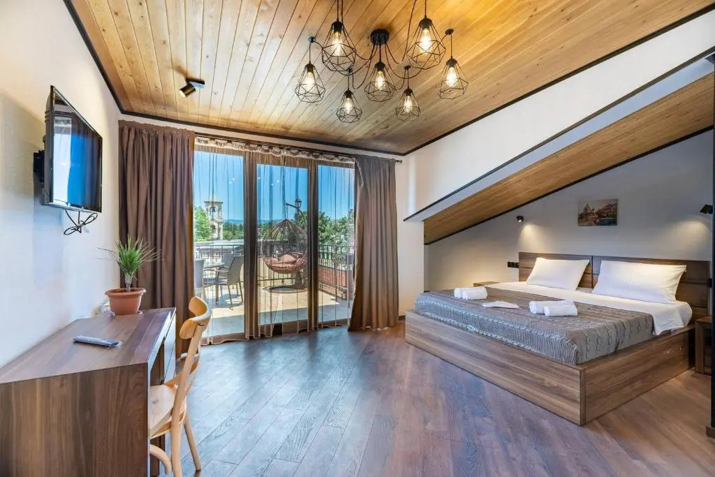 3BR apt w huge terrace & magnificent views