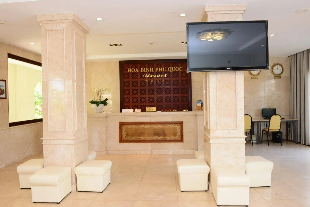 Hoa Binh PQ Resort - by BAY LUXURY