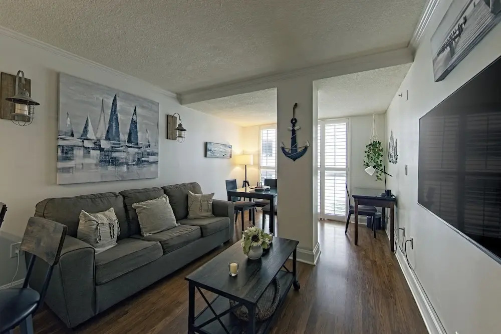 1 Bedroom Steps to Marina and CocoWalk