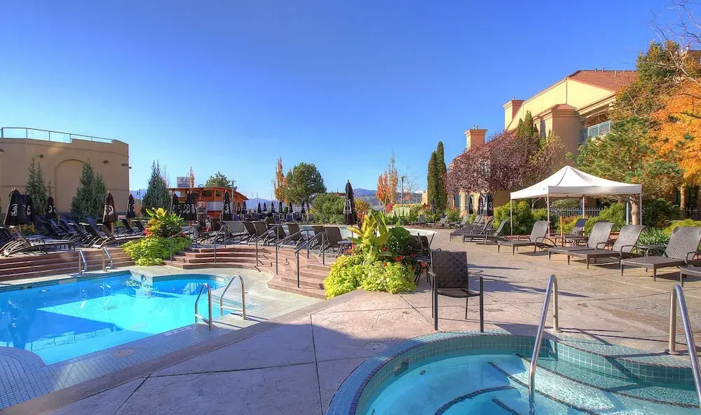 Grand Suites Grand Okanagan by KelownaGo