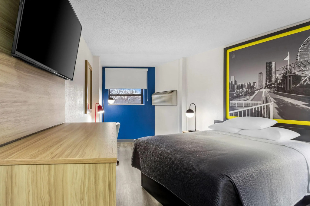 Super 8 by Wyndham Chicago IL