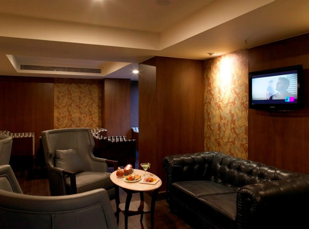 Royal Orchid Suites