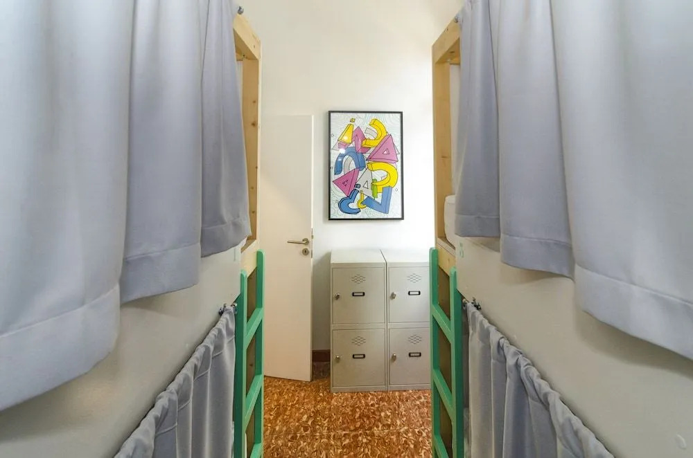 La Fabrica Urban Hostel