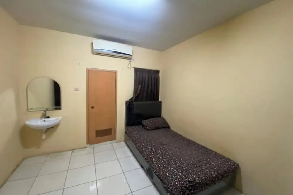 OYO LIfe 93129 Kost Mangga
