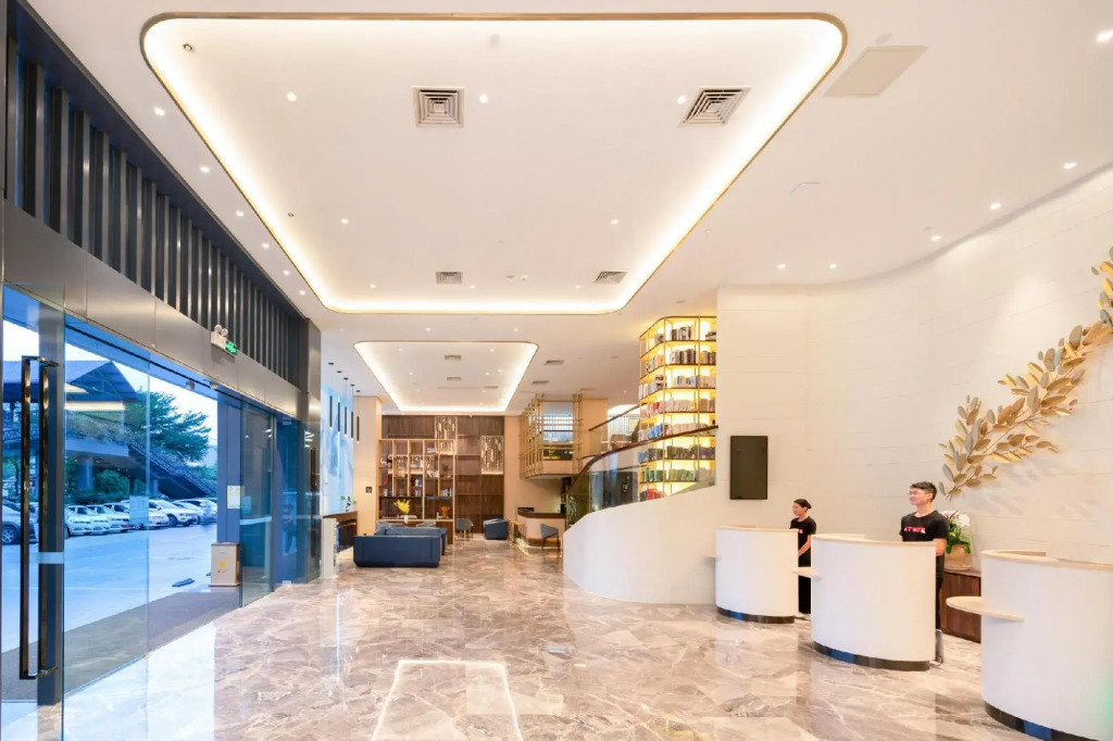 Atour X Hotel Longhua Dalang Business Center