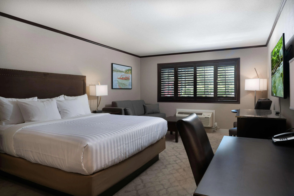 Prestige Lakeside Resort, WorldHotels Elite