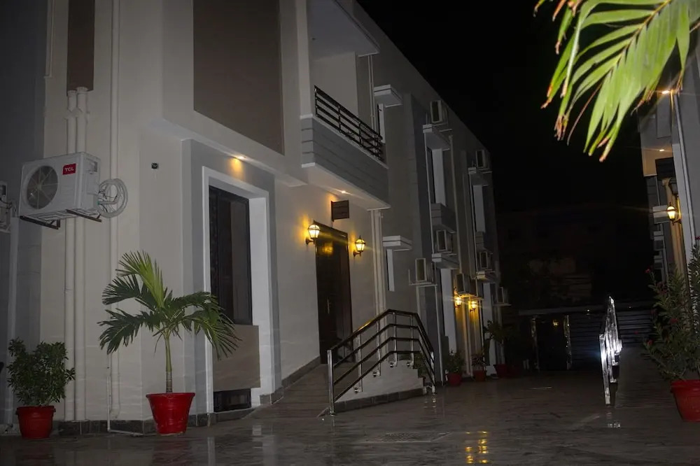 Zifan Hotel & Suites