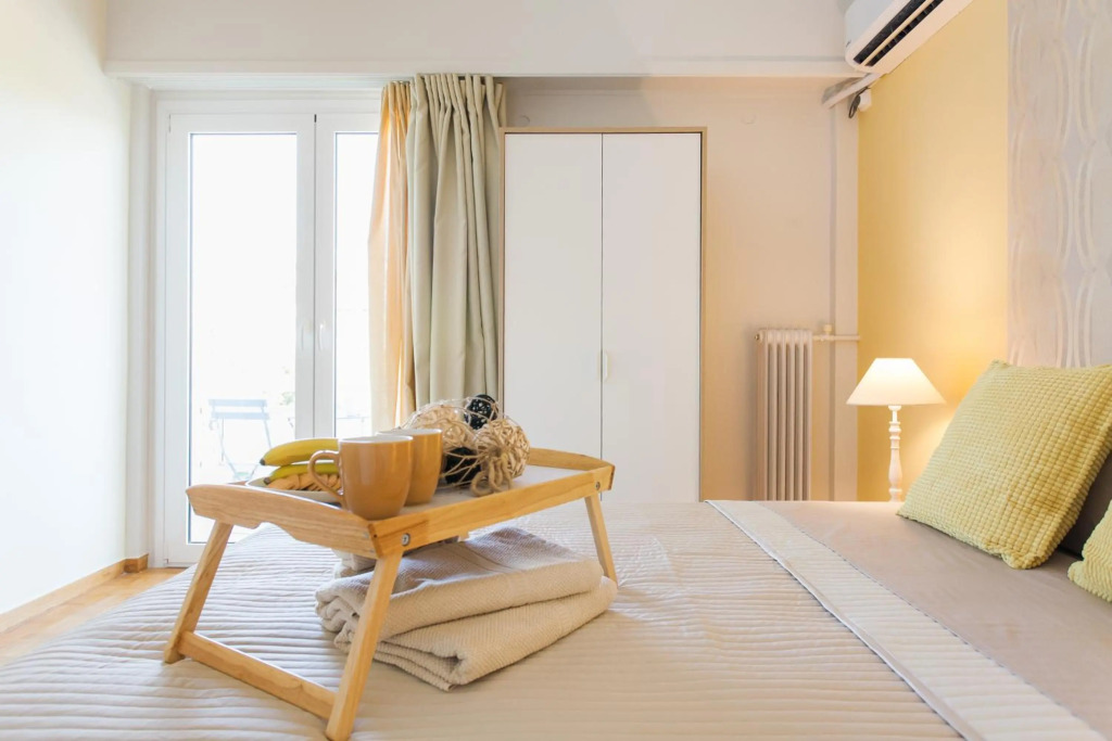 Museum of Modern Apartment next to Suggrou Fix metro- big, safe, simple and central