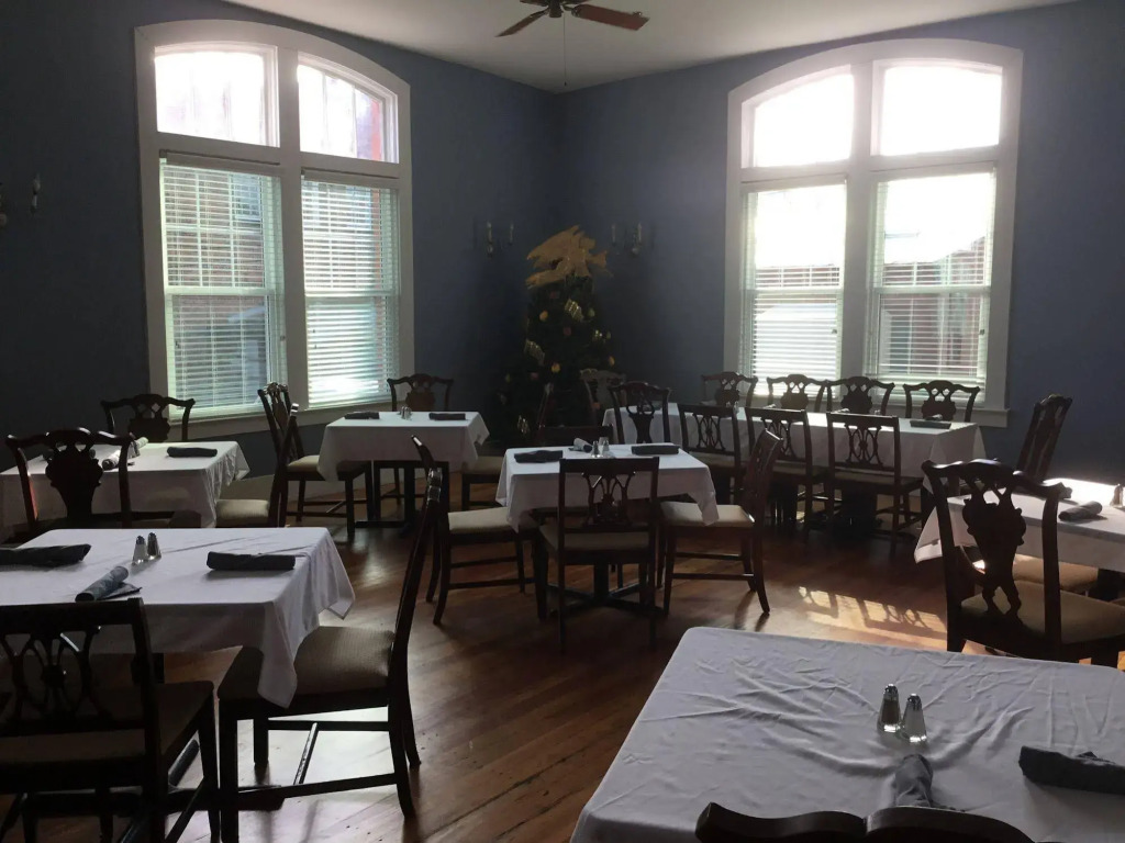 The Belmont Inn by OYO