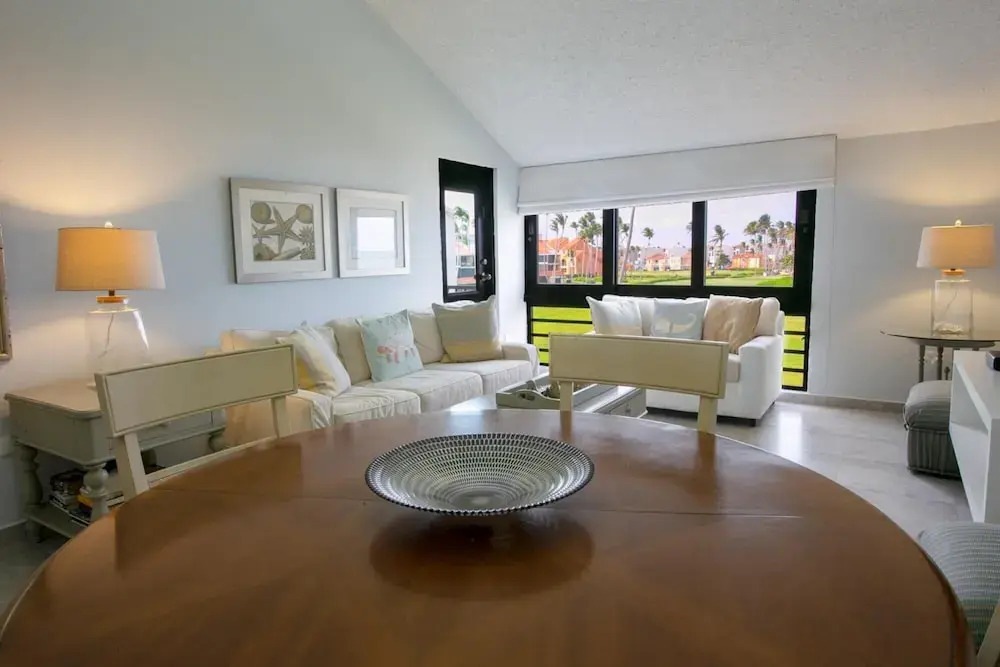Spectacular Beach View 3-bedroom Villa Bv179