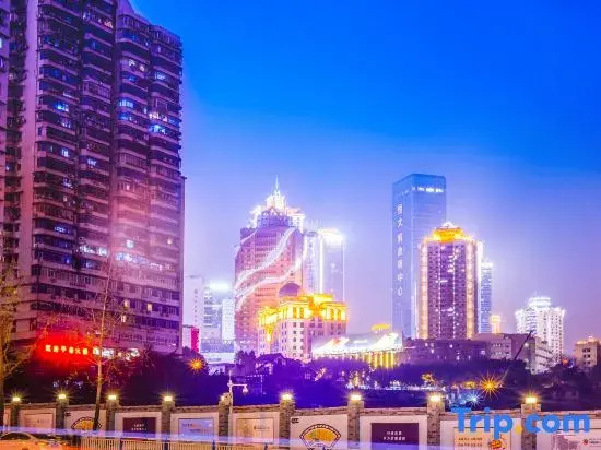 E.S Ersu High-Rise River View Hotel (Jiefangbei Area/Hong Ya Dong, Chongqing)