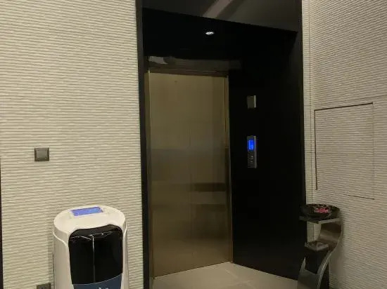 YUNIK E-sports Hotel (Jincheng People's Square Commercial Pedestrian Street)