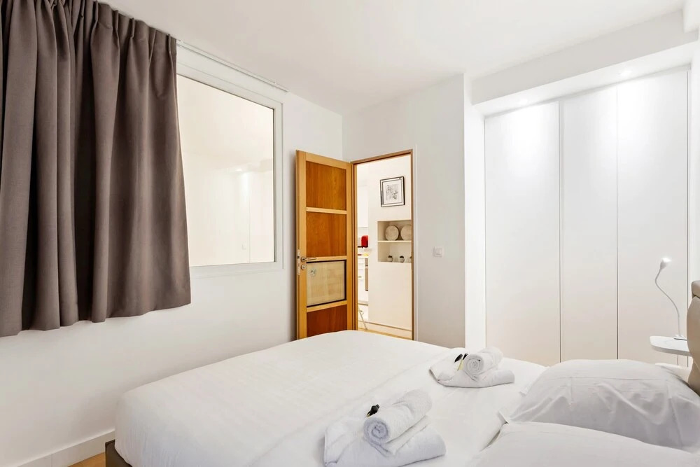 Beautiful Renovated Apartment - Marais