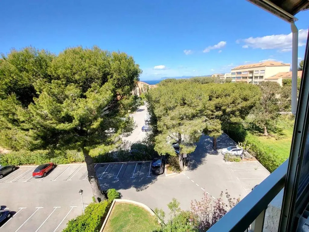 Appartement Six-Fours-les-Plages, 2 pièces, 4 personnes - FR-1-316-288