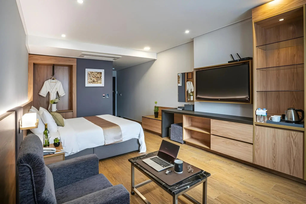 Embledon Hotel