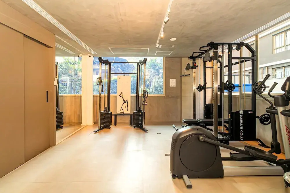 Duplex com piscina e academia