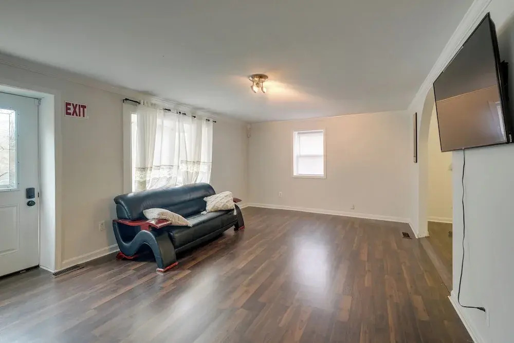 Spacious Triangle Townhome - Near Hiking & Golf!