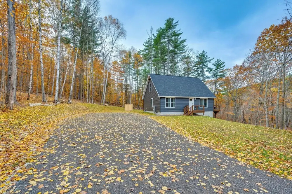 White Mtns Holiday Home! Cabin 1 Mi to Skiing