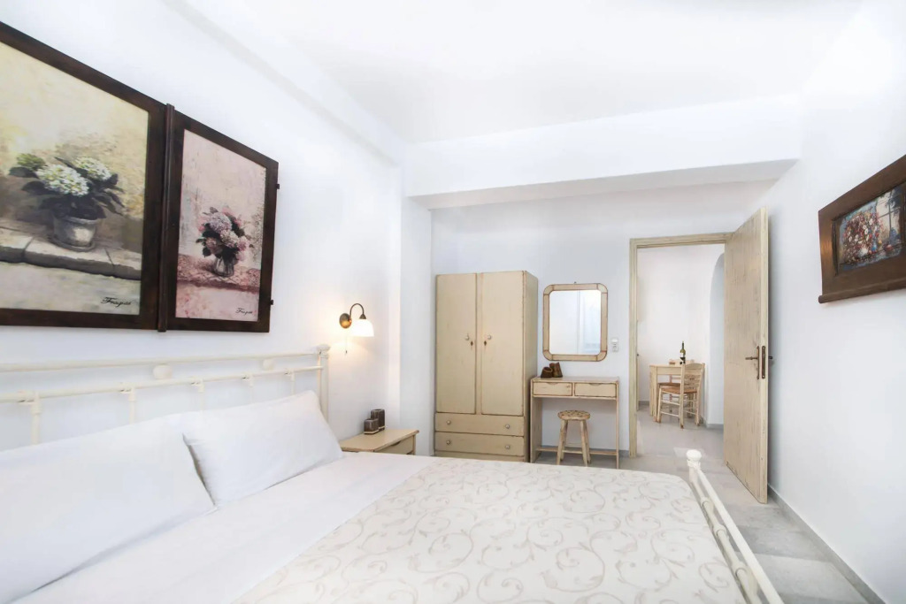 Fragias Studios & Apartments