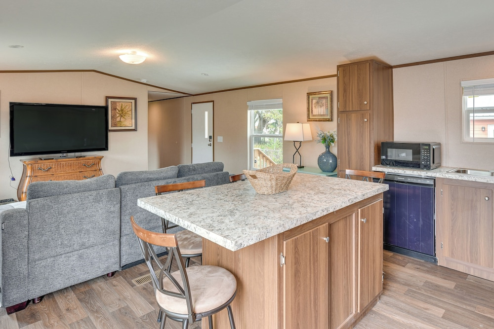 2 Mi to Ocean! Family-friendly Emerald Coast Haven