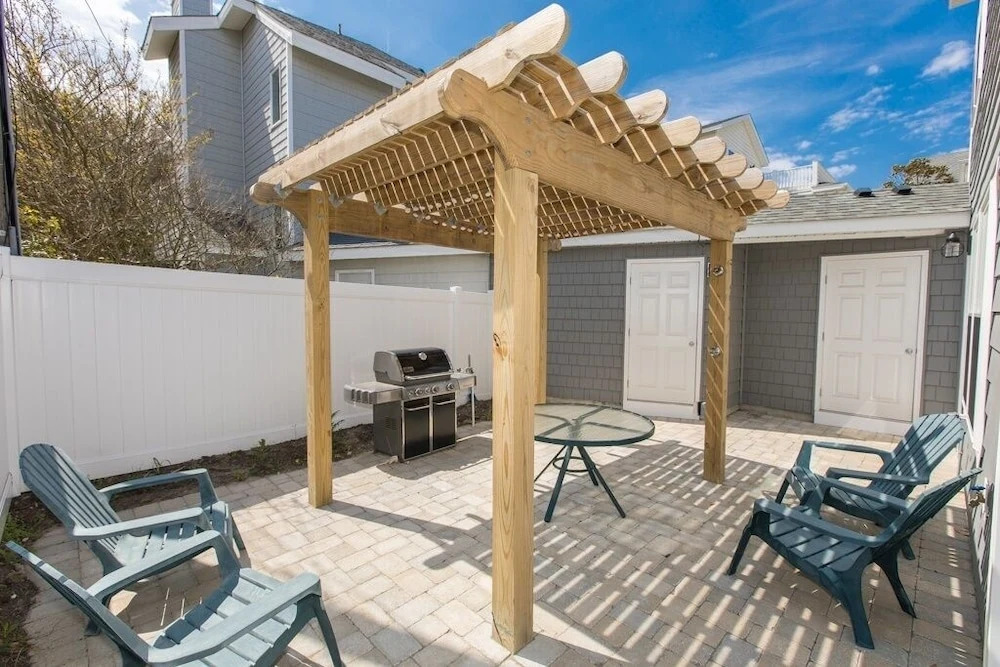 Serenity Now 4 Bedroom Condo by Redawning